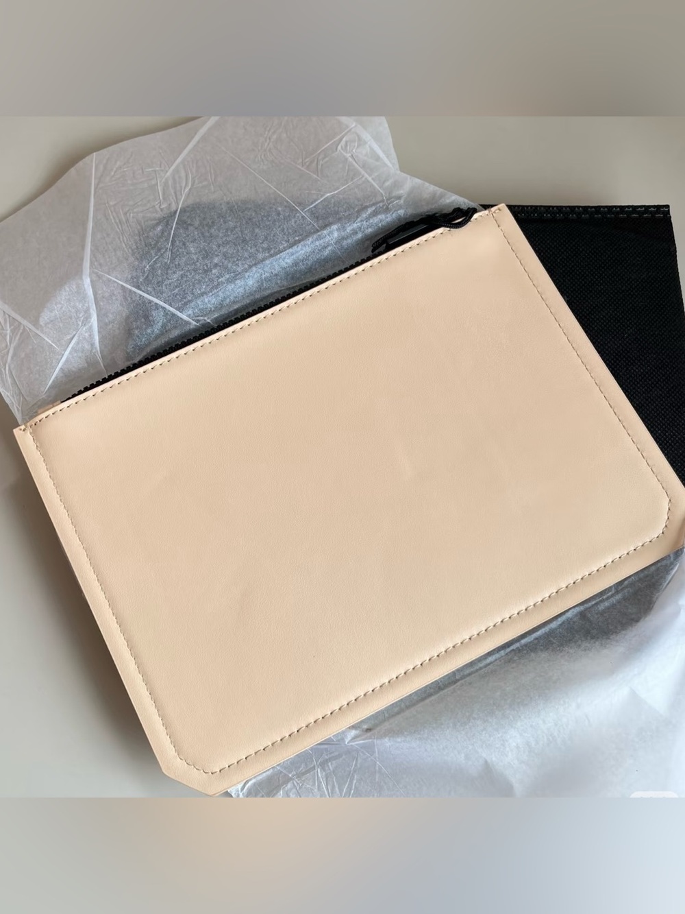 YSL Saint Laurent Beauty Beige Envelope Zip Pouch - Picture 2 of 4